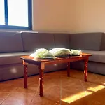 펜션 Authentic Sea & Mountain View House & Wood-sauna Shijak