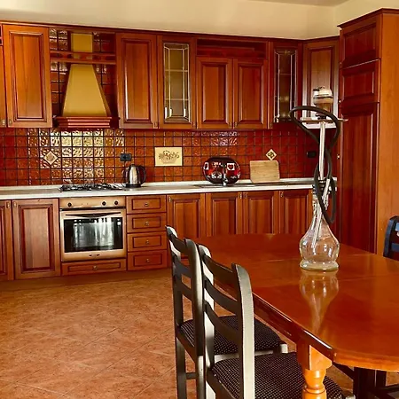 بيت للعطل Authentic Sea & Mountain View House & Wood-sauna Shijak