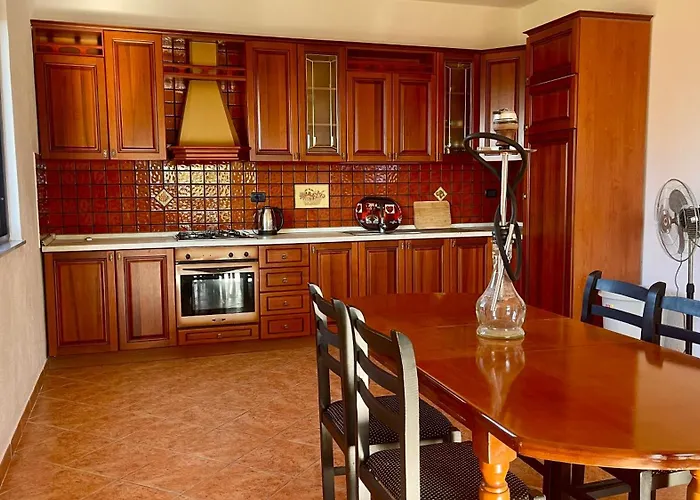 Holiday home Authentic Sea & Mountain View House & Wood-sauna Shijak