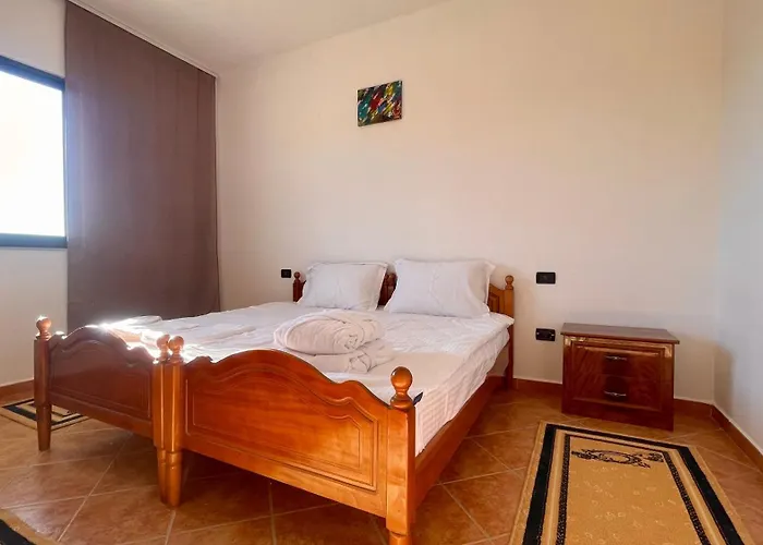 Authentic Sea & Mountain View House & Wood-sauna Shijak